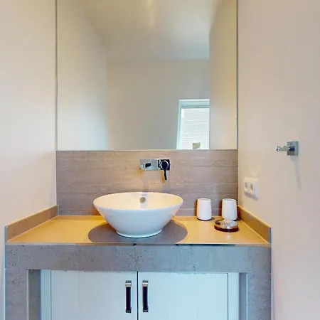 Beachhouse 7 דירה *